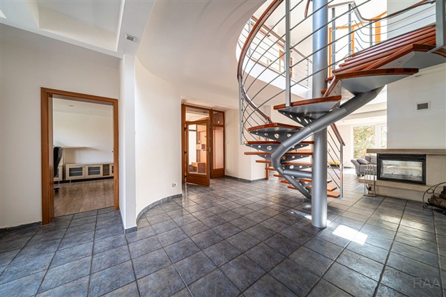 centrální část domu [40/89]